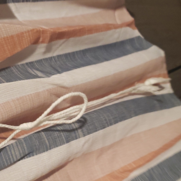 🔥New boutique split neck top - Picture 8 of 9